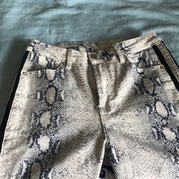 Pants - Picture 5 of 9